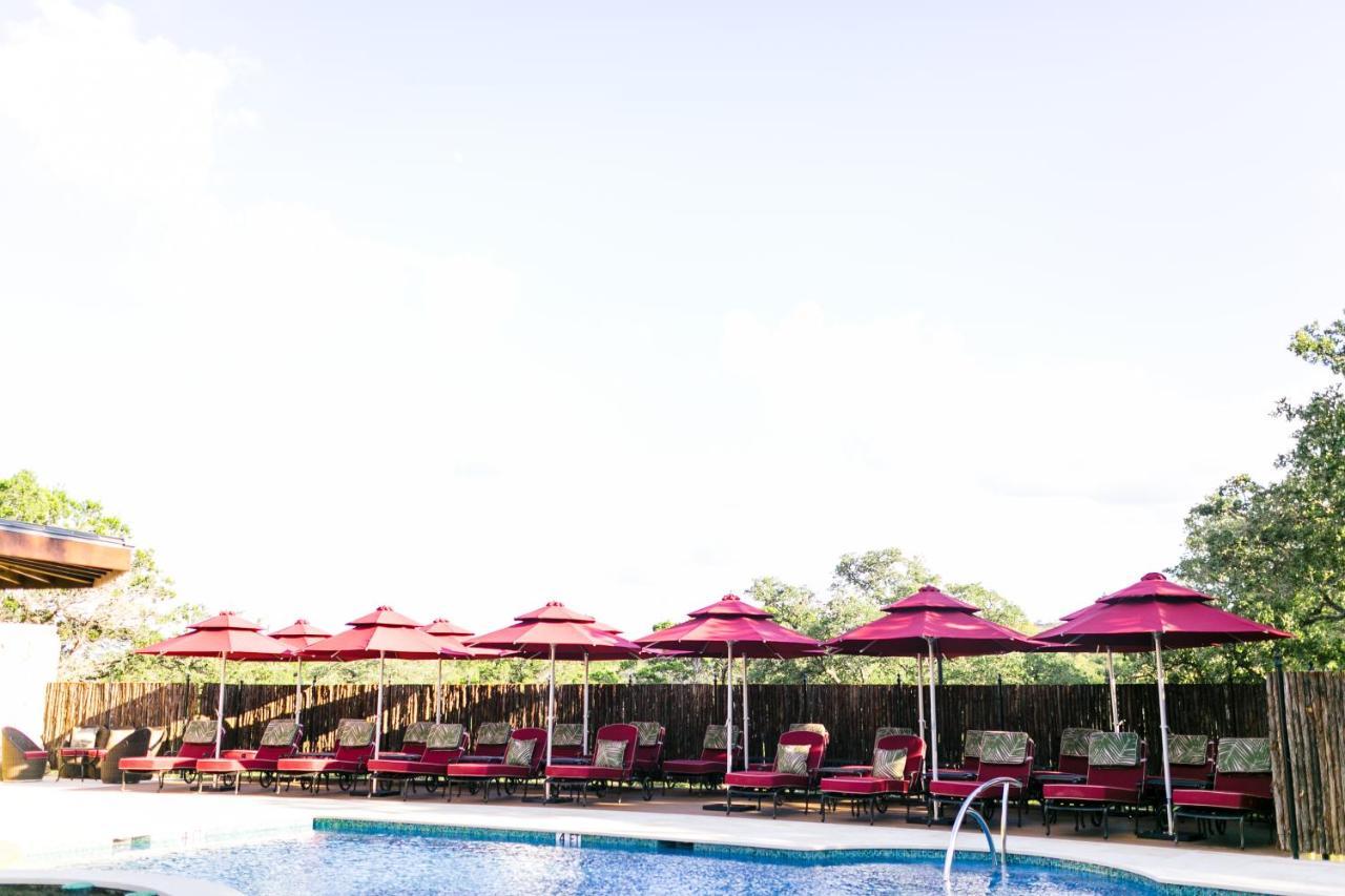 Camp Lucy Hotel ดริปปิง สปริงส์ ภายนอก รูปภาพ